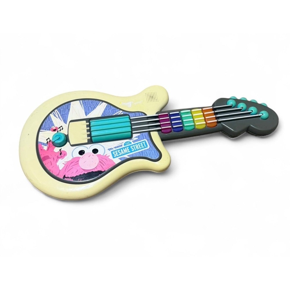2010‎ Elmo guitar